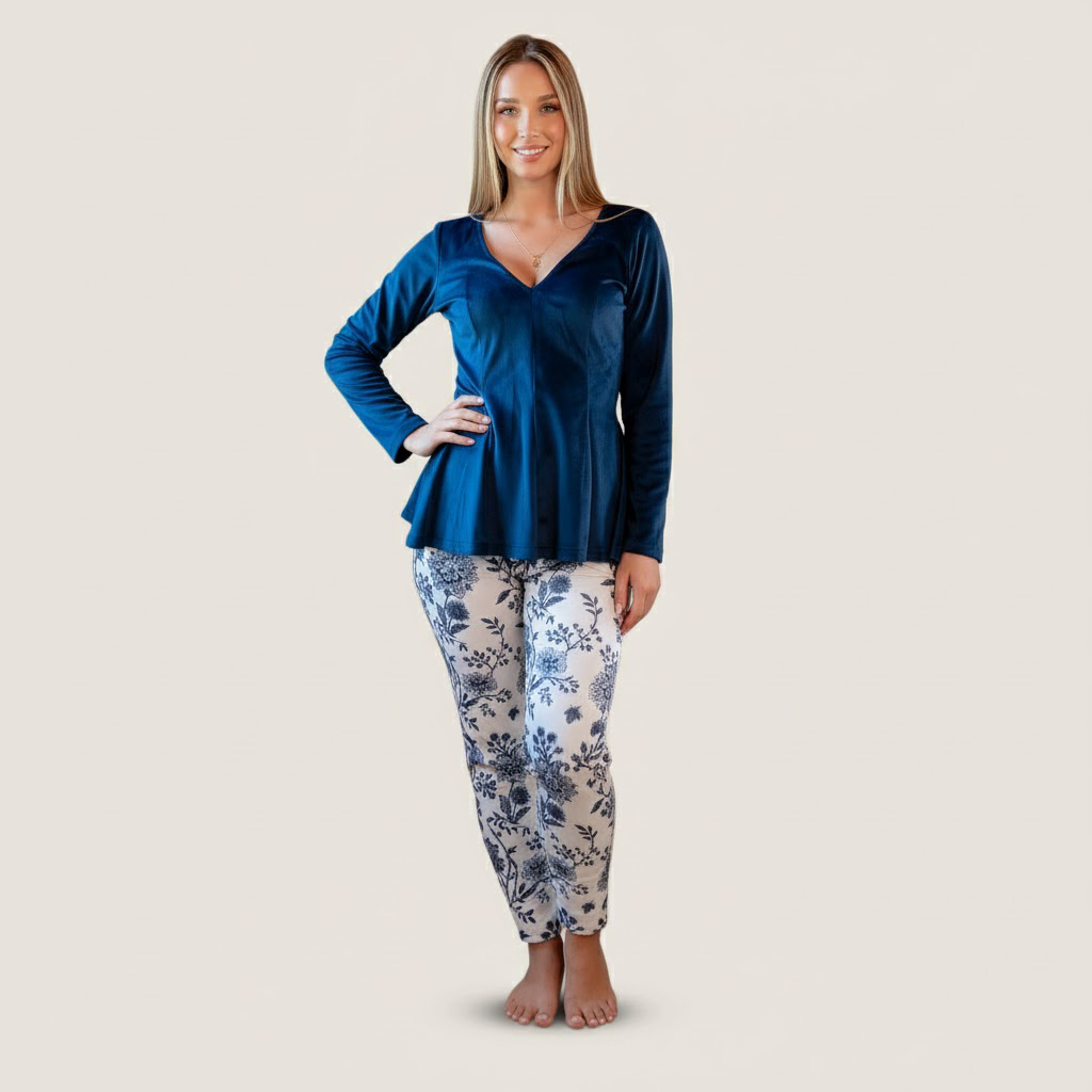 بيجامة قطيفة مبطنة دفا وأناقة